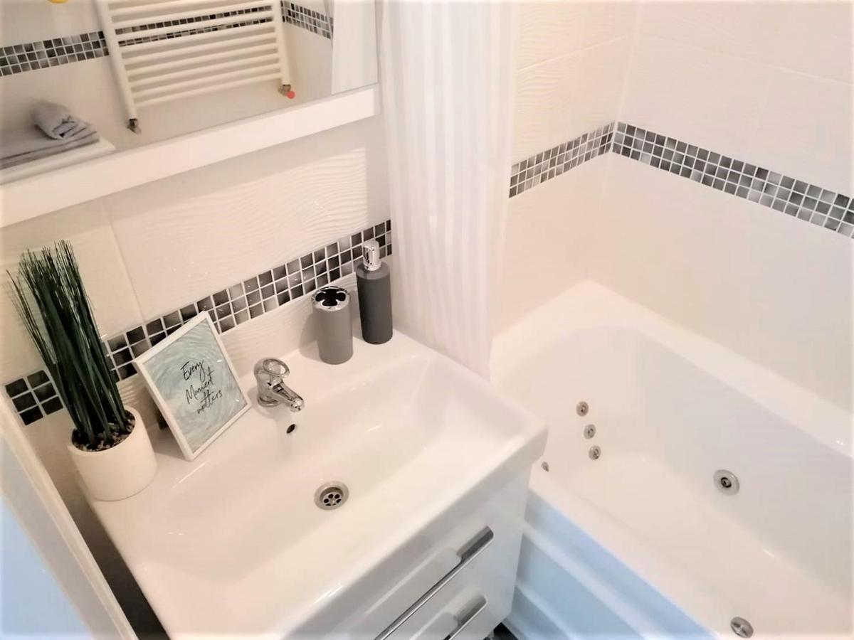 Sweet Central Apartment ,In The City Center エゲル エクステリア 写真