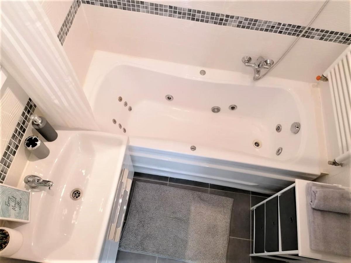 Sweet Central Apartment ,In The City Center エゲル エクステリア 写真