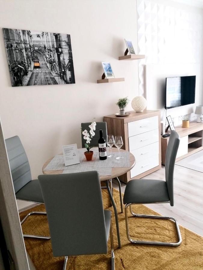 Sweet Central Apartment ,In The City Center エゲル エクステリア 写真